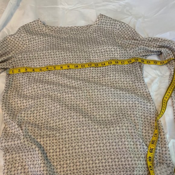 Intercontinental Apparel Inc Ivory and Black Blouse - Picture 13 of 16